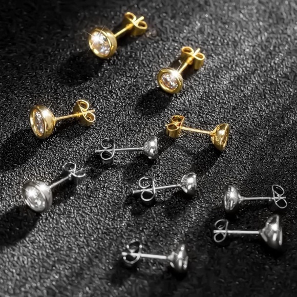 Bezel Vintage 18k 1 Cttw Round Diamond Earrings - Picture 9 of 16